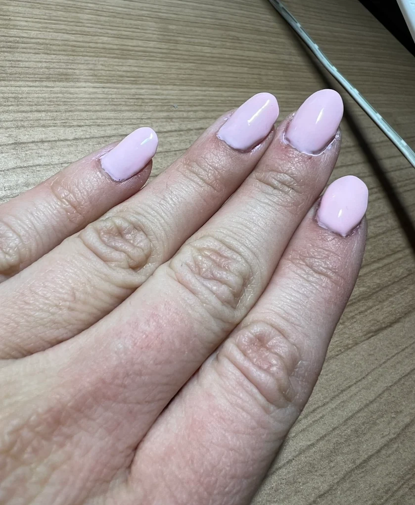 Pastel pink manicure with almond-shaped nails